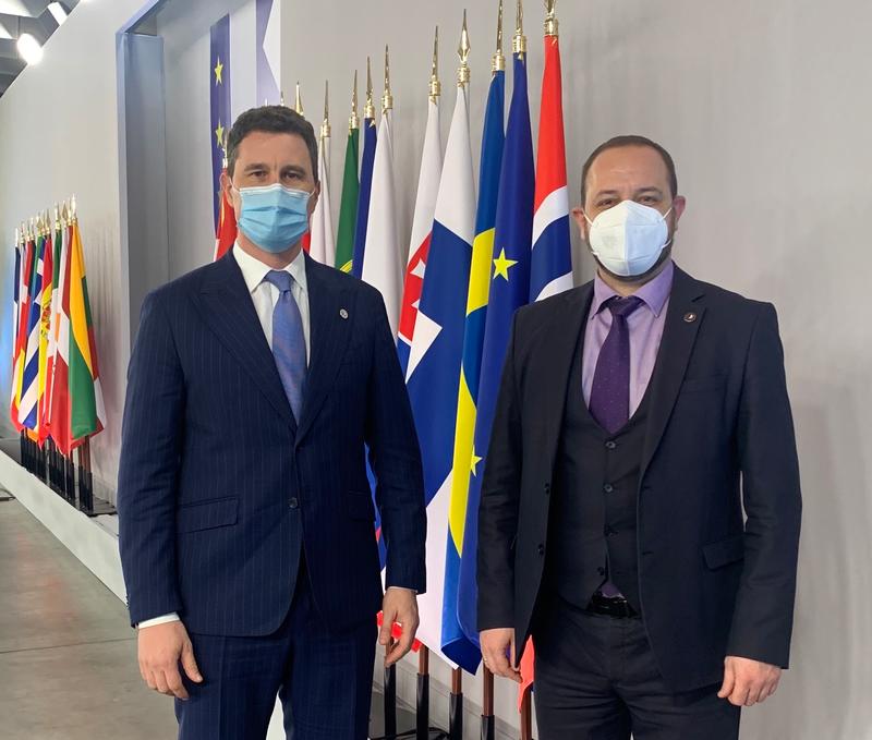 Министър Сандов обсъди замърсяването на въздуха над Русе на двустранна среща с румънския си колега Барна Танчок - 01
