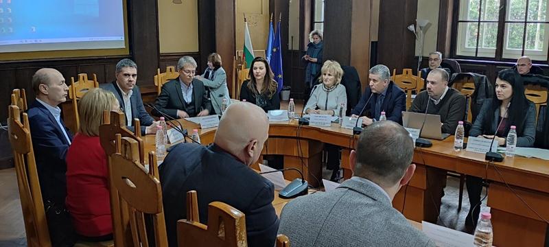 Minister Julian Popov: A unified mechanism is needed for environmental and wildlife protection on the territory of sea beaches and national parks - 01