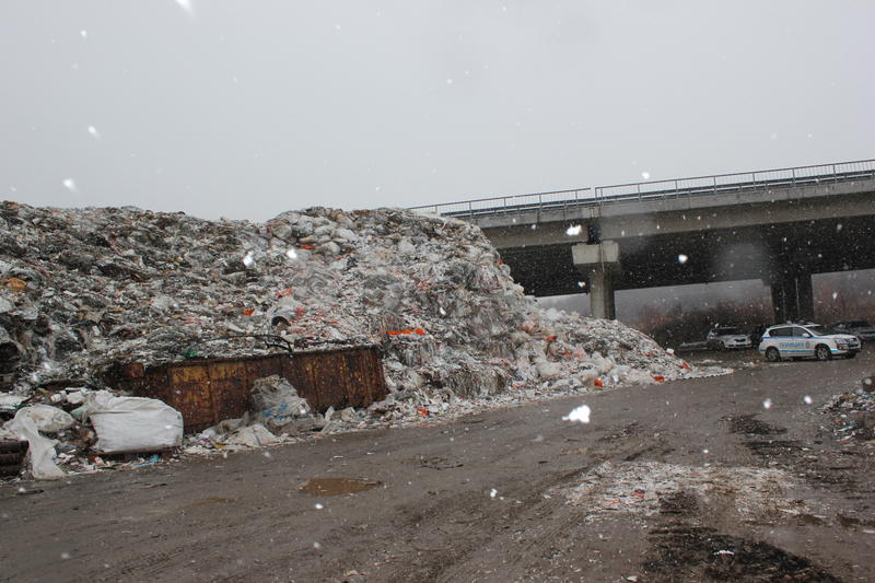 Министър Димитров предлага бързо закриване на обекти при нарушения с отпадъци - 2