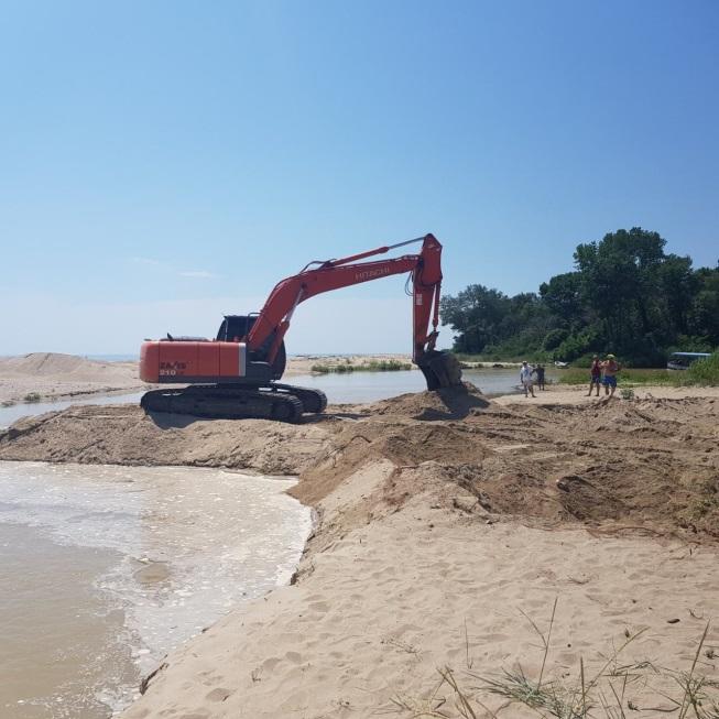 РИОСВ - Варна спря незаконни изкопни дейности по устието на река Камчия - 01