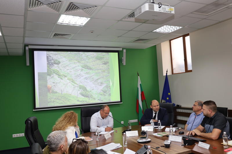 The MOEW position on grazing in national parks was presented at a work meeting - 15