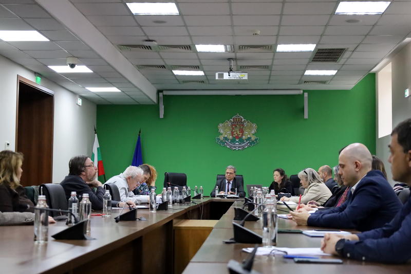 Министър Юлиян Попов продължава диалога с бизнеса за прилагането на ЕСТЕ 1, ЕСТЕ 2 и CBAM - 2