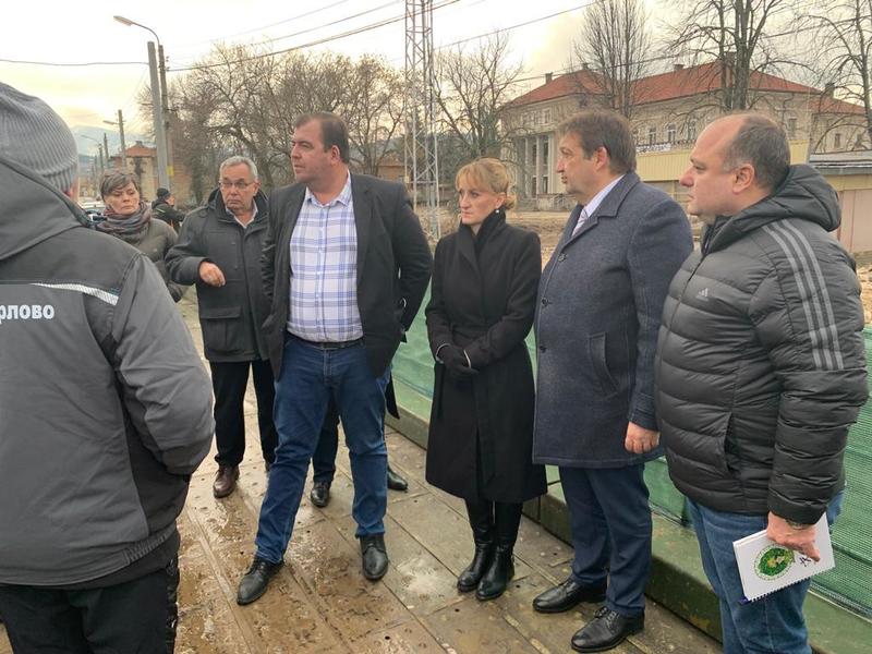 Министър Карамфилова: Държавата продължава с усилията и подкрепата за бедстващото население - 2