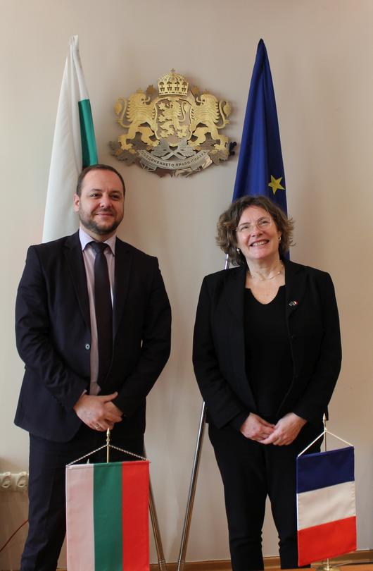 Minister Borislav Sandov met with the Ambassador of France Florence Robin - 01