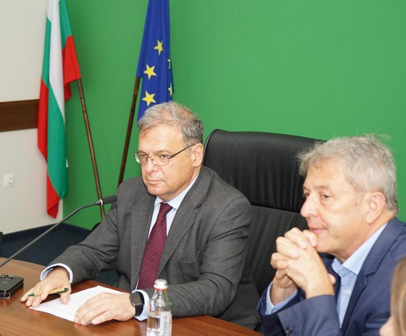 Minister Julian Popov met with member of the Bulgarian Chamber of Commerce - 01