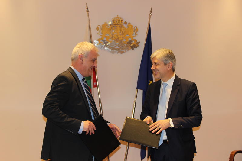 Министър Димов подписа договори за водните проекти на Пловдив и Тутракан - 01