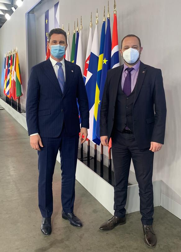Министър Сандов обсъди замърсяването на въздуха над Русе на двустранна среща с румънския си колега Барна Танчок - 2