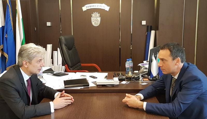 Министър Димов и кметът на Бургас обсъдиха мерки срещу замърсяването на въздуха - 01