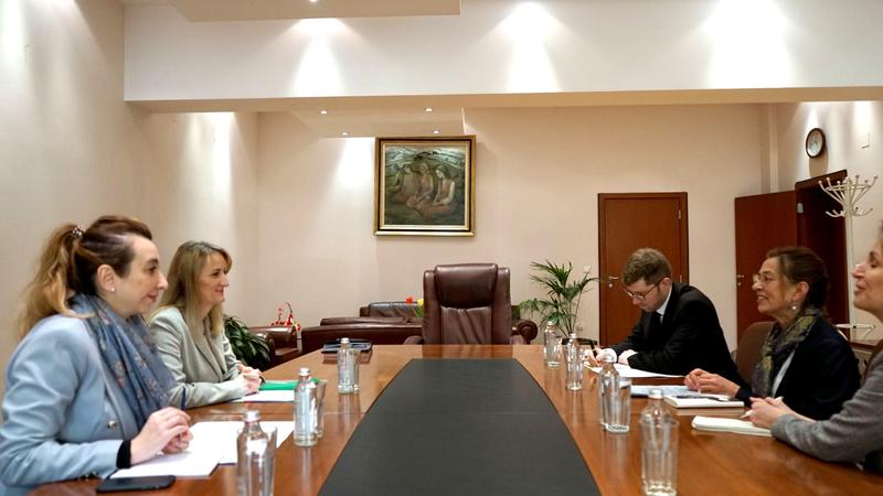Министър Карамфилова и посланикът на Германия Ирене Планк обсъдиха проекти за двустранно сътрудничество в областта на околната среда - 1