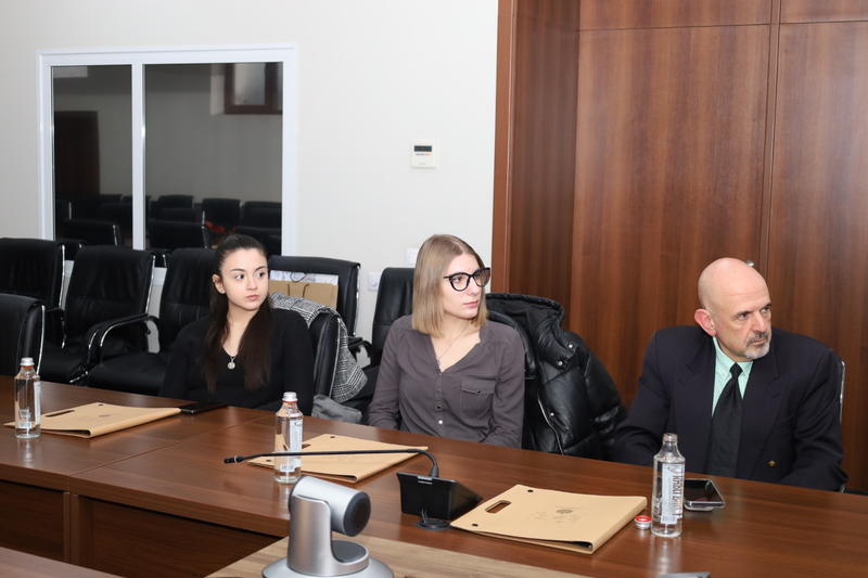 Minister Julian Popov presented the climate policy in from of Sofia University students - 4