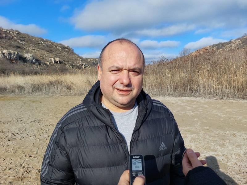 Заместник- министър Петър Димитров се включи в почистване на „Болата“ - 1
