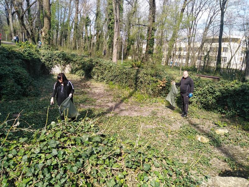 The Team of RIEW-Pleven cleaned “Skobelev Park” - 5