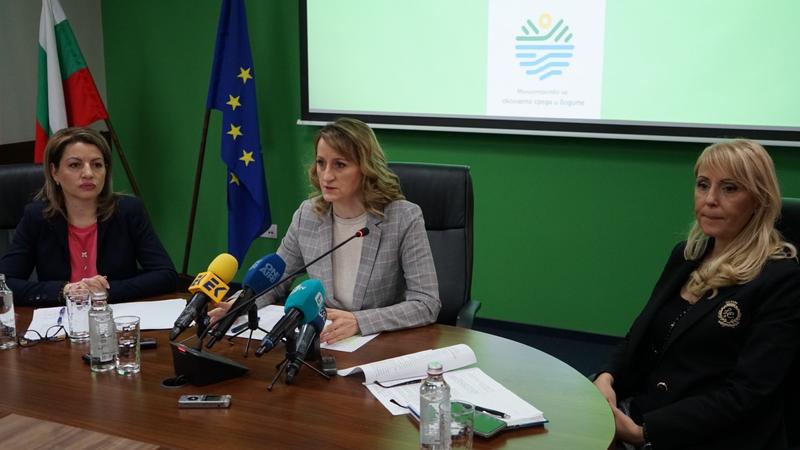 Министър Росица Карамфилова: 21 общини ще подобрят чистотата на въздуха с 610 млн. лева по програма „Околна среда“ - 01