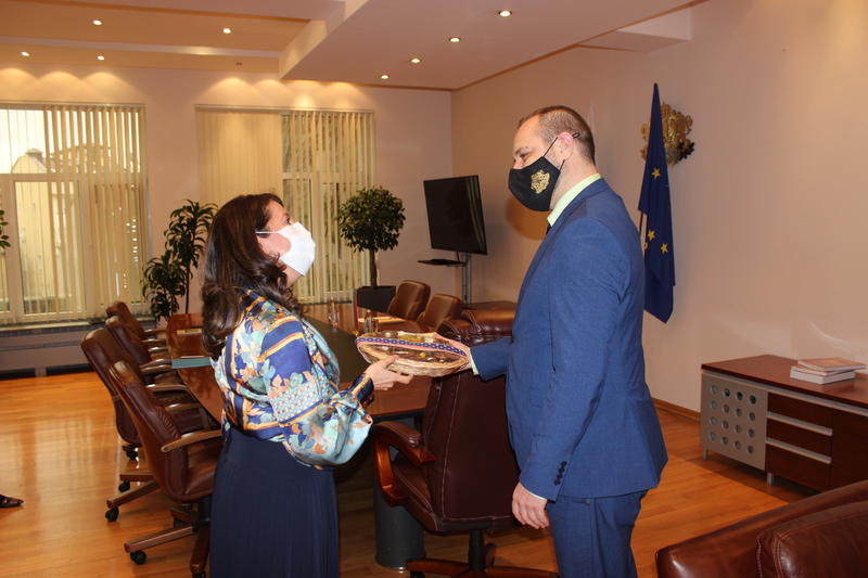 Министър Сандов се срещна с посланика на САЩ Херо Мустафа - 4