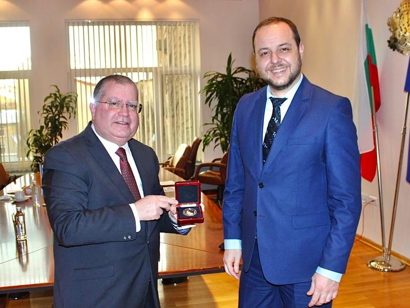 Minister Sandov met with the Ambassador of Israel - 01