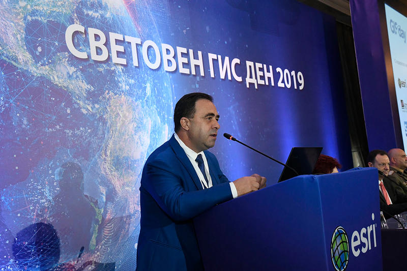 Зам.-министър Живков участва във форум за географските информационни системи - 01