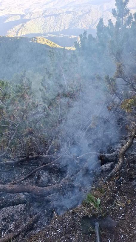 Уникална хеликоптерна операция в Пирин в подкрепа на пожарогасенето под връх Шаралия - 01