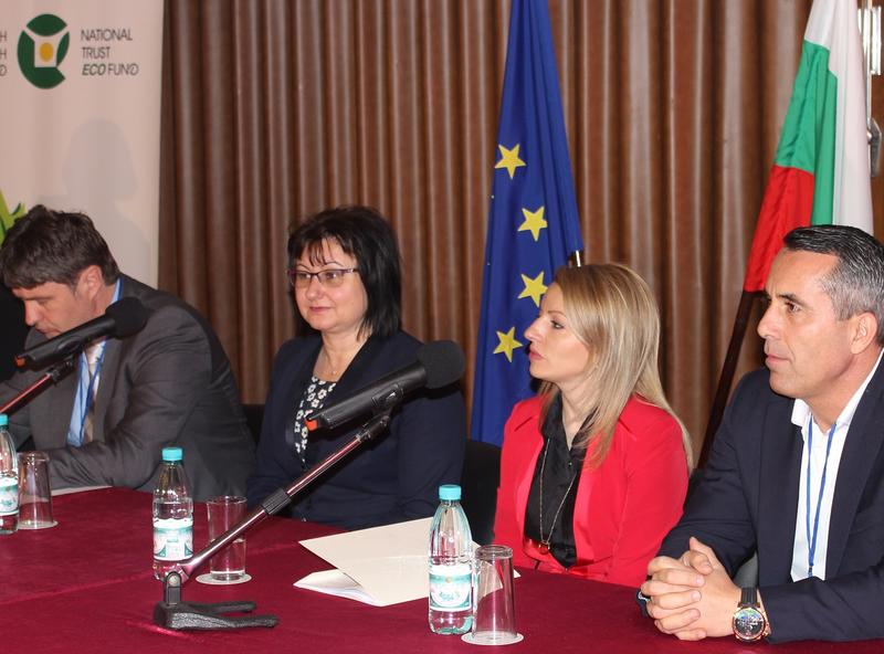 Деца се учат да пестят енергия - 01