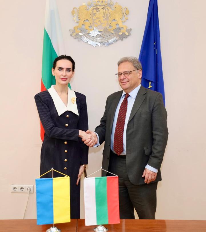 Министърът на околната среда и водите Юлиян Попов се срещна с посланика на Украйна в София - 01