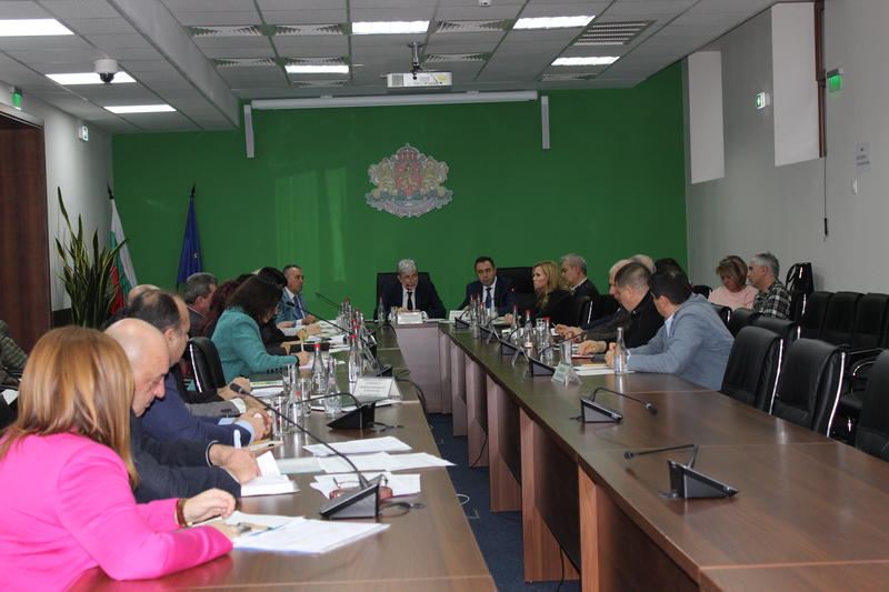 Министър Димов свика извънреден Координационен съвет по водите във връзка с намалените нива на 3 язовира - 01