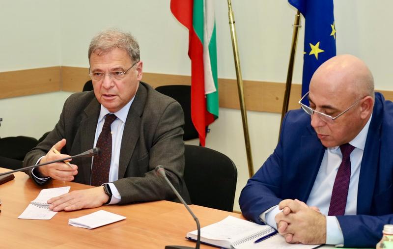 Minister Julian Popov met with representatives of industry organizations on extended producer responsibility - 5