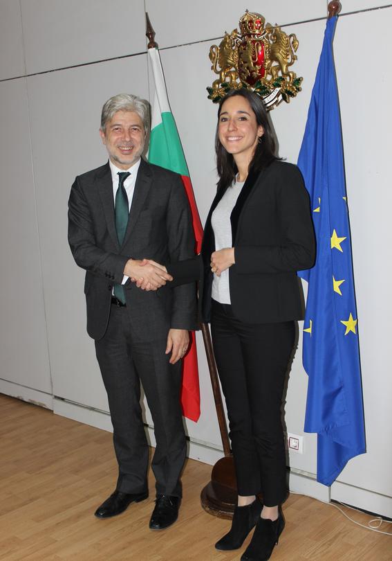 Министър Димов се срещна с държавния секретар на екологичния и солидарен преход на Франция - 01