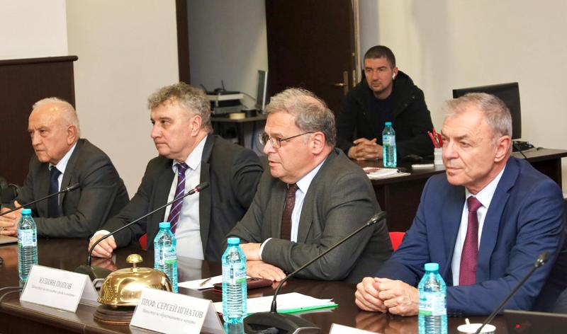 Minister Julian Popov: We must develop knowledge- and data-based policy that leads to tangible results - 3