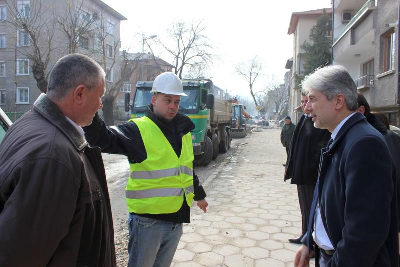 Министър Димов: Над 65 000 души ще бъдат включени към ПСОВ в Асеновград - 3