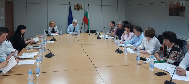 Министър Димов и сдружението на общините обсъдиха финансирането на проекти в сектор „Води“ - 1
