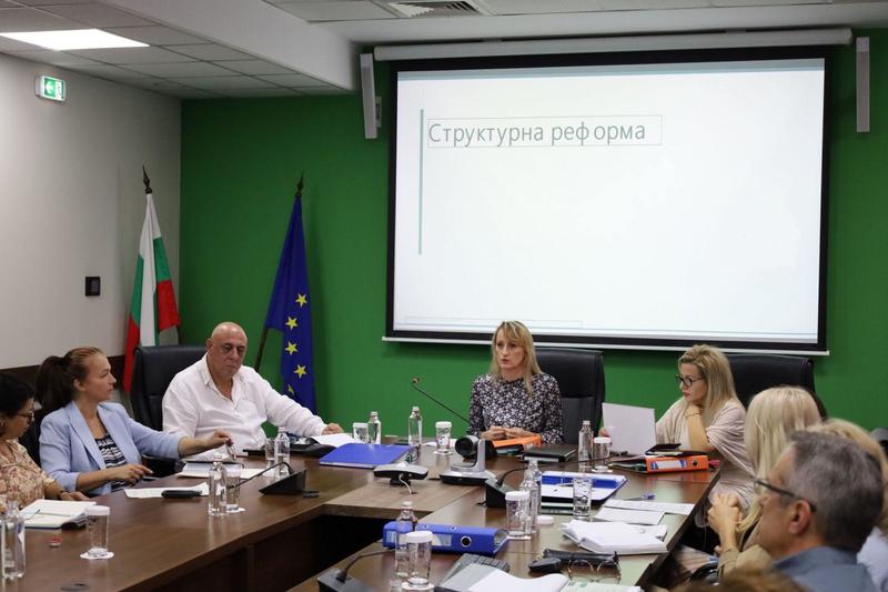 Министър Росица Карамфилова: Реформата в системата на МОСВ цели по-ефективен контрол и повече експертен ресурс за опазване на околната среда - 2