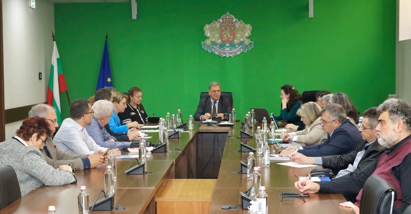 Министър Юлиян Попов обсъди с представители на индустрията виждания за прилагане на Европейската схема за търговия с емисии - 01