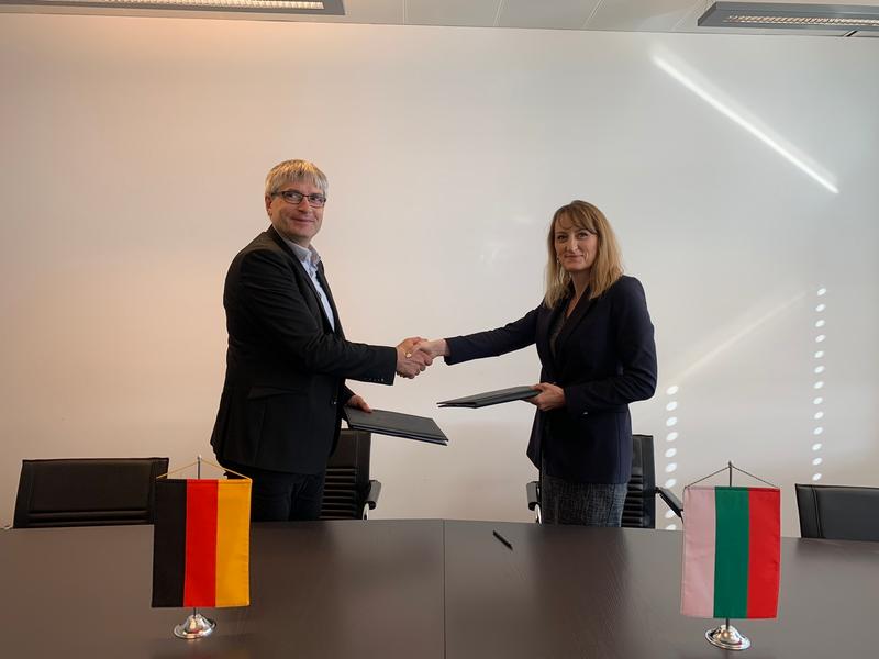 Minister Karamfilova signed an agreement with Germany for the sale of excess annual emissions allocations - 01