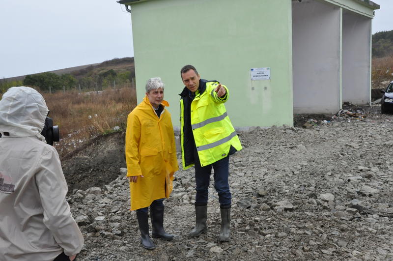 Mинистър Димов увери, че няма опасност от замърсяване от депото в Бургас - 01