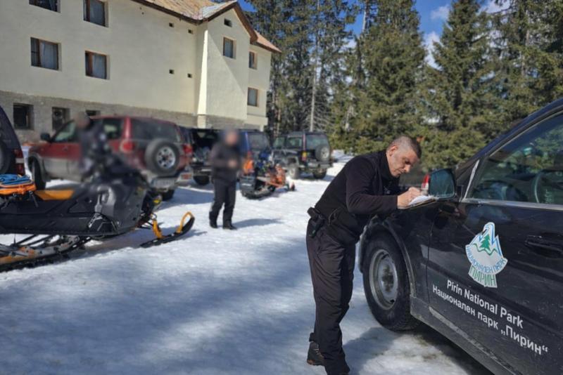 Snowmobile and motorcycle offenders caught in a week in all three national parks - 01