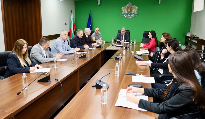 Minister Julian Popov met with the Bulgarian Construction Chamber - 01