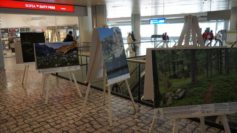 Фотоизложбата „30 години Национален парк „Рила“ – „Предизвикателство за идните поколения“ посреща и изпраща пристигащите и заминаващите на летище София - 8