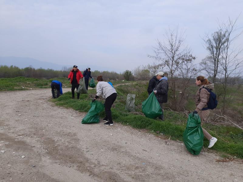 Регионални структури на МОСВ в Пазарджик почистиха Парк „Писковец“ - 12