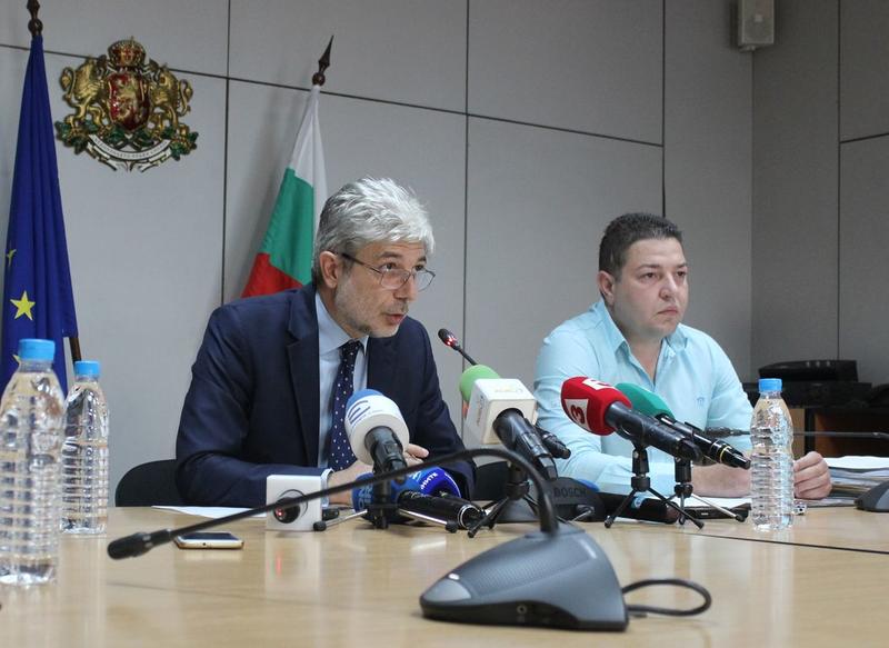 Министър Димов: Загубите за държавата ще са стотици милиони евро, ако не забраним строежите на Калиакра - 01