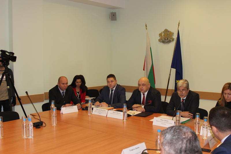 Кръгла маса НП 