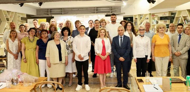 Заместник-министър Ренета Колева връчи първата награда в конкурса „Мими Праматарова“ - 01