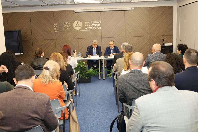 Minister Manol Genov discussed key challenges faced by the business with members of the Bulgarian Industrial Chamber - 01