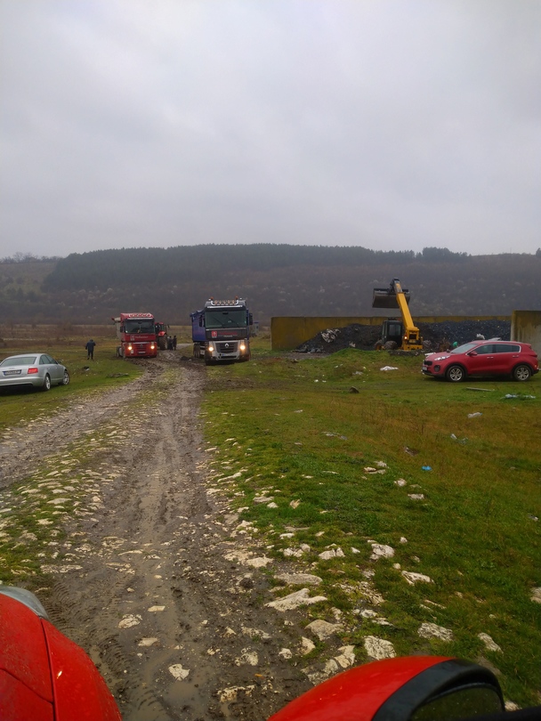 Почистени са загробените опасни отпадъци в местност „Лъката“, община Червен бряг - 3
