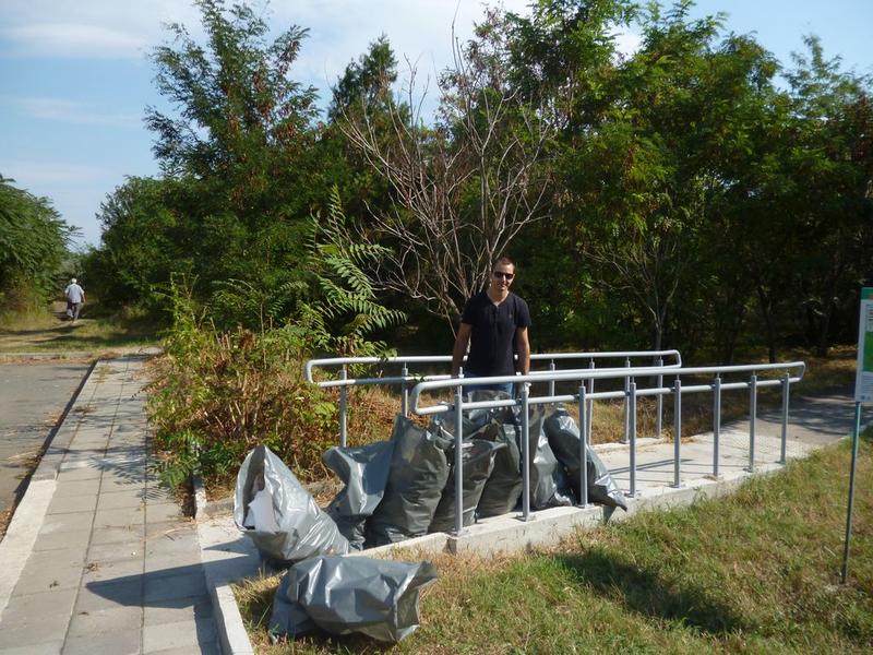Екипът на РИОСВ – Бургас, доброволци и деца почистиха ПР „Атанасовско езеро“ - 3