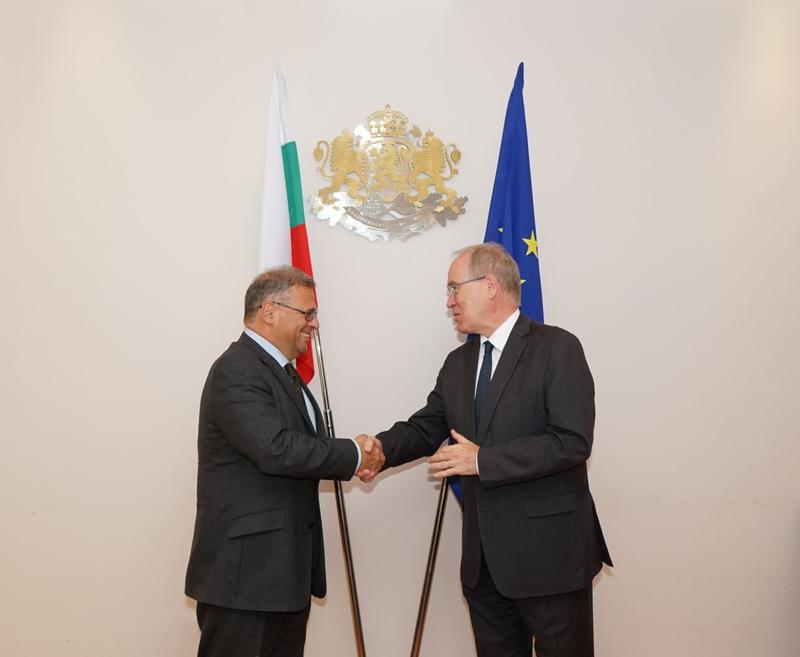 Minister Julian Popov met with the Swiss Ambassador Raymund Furrer - 01