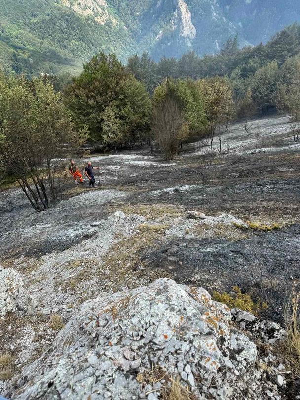 Fire rages in the “Steneto” reserve in the “Central Balkan” National Park - 9