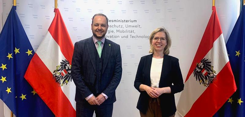 Министър Борислав Сандов се срещна с министъра на климатичните действия на Австрия Леонор Гевеслер - 01
