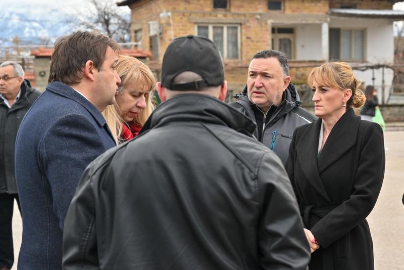 Министър Карамфилова: Държавата продължава с усилията и подкрепата за бедстващото население - 3