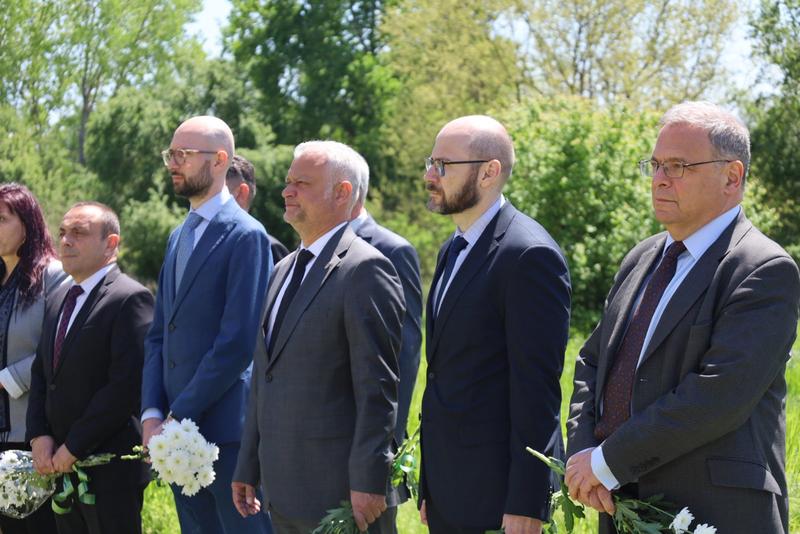 Ministers laid wreaths in tribute to Belene camp prisoners - 2