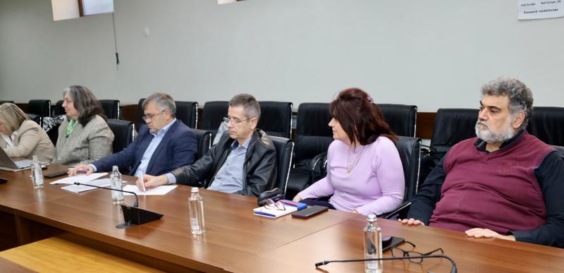 Minister Julian Popov discussed with industry representatives views on implementing the European Emissions Trading Scheme - 4