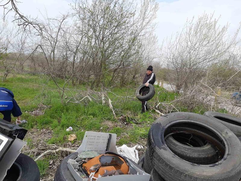 Регионални структури на МОСВ в Пазарджик почистиха Парк „Писковец“ - 4